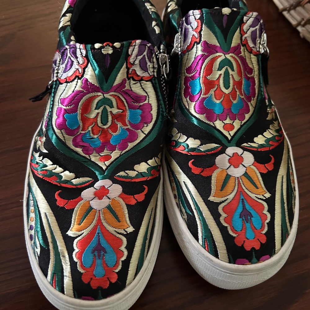 Steve Madden sneaker women’s size 7